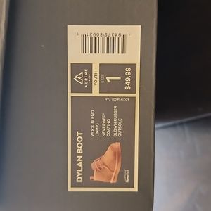 Boys Alpine Design Wool lined winter boots sz 1.  The Dylan Boot Brown Neverwet